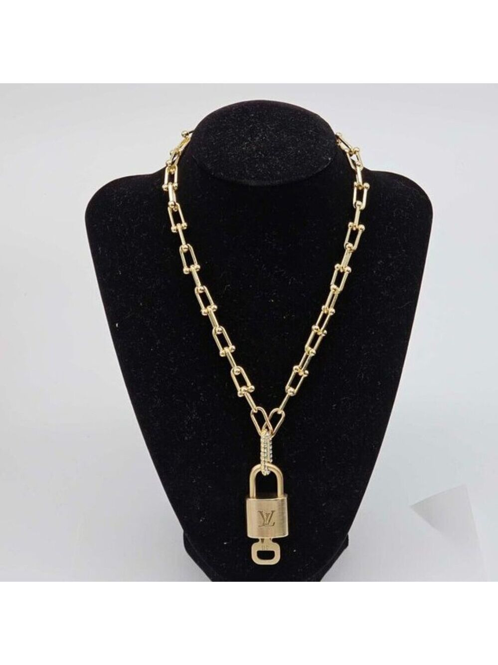 Authentic Louis Vuitton Lock & Key w/ Unbranded Gold Plated Gold Chain Necklace